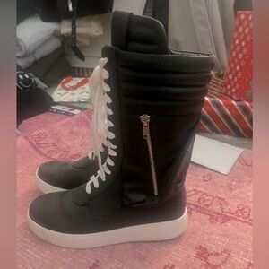 NWOT AZEALA WANG SNEAKER BOOTS SZ 7